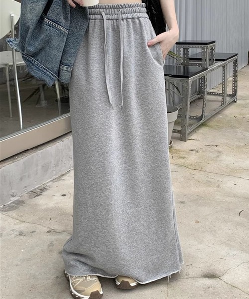 SPIGA（スピーガ）の「ｽｳｪｯﾄﾛﾝｸﾞｽｶｰﾄ（スカート・レディース・ブラック/グレー/ホワイト・X-LARGE/LARGE/MEDIUM）」の4枚目の写真