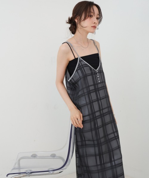 Bab(バブ)の「【S・Mサイズ展開】シアーチェックキャミワンピース(ワンピース・レディース・アイボリー/ブラック・S/M)」の2枚目の写真