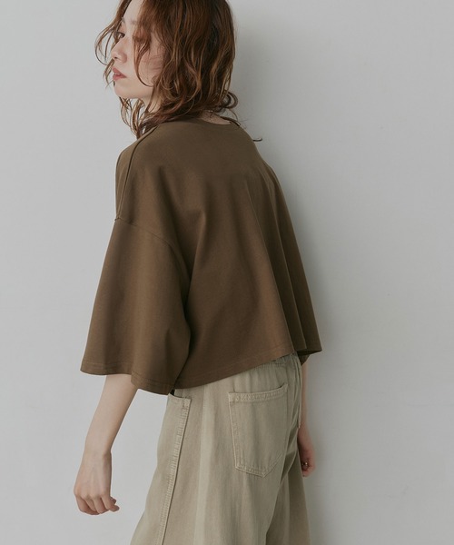 ad thie(アドティエ)の「ベーシック ショート丈 Tシャツ(Tシャツ/カットソー・レディース・ブラック×ホワイト/レッド/ミント/チャコール/オフホワイト/ナチュラル/ブルー/ライトブルー/ブラック/ブラウン・FREE)」の15枚目の写真