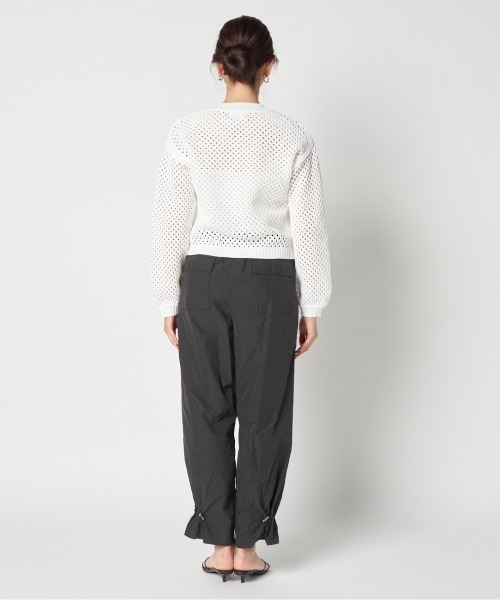 HELIOPOLE（エリオポール）の「EYELET KNIT V NECK CARDIGAN（カーディガン/ボレロ・レディース・グレー/ホワイト/ライトグリーン・38）」の11枚目の写真