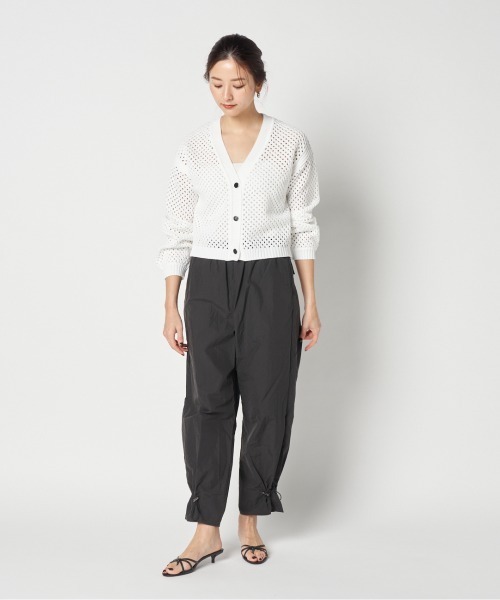 HELIOPOLE（エリオポール）の「EYELET KNIT V NECK CARDIGAN（カーディガン/ボレロ・レディース・グレー/ホワイト/ライトグリーン・38）」の13枚目の写真