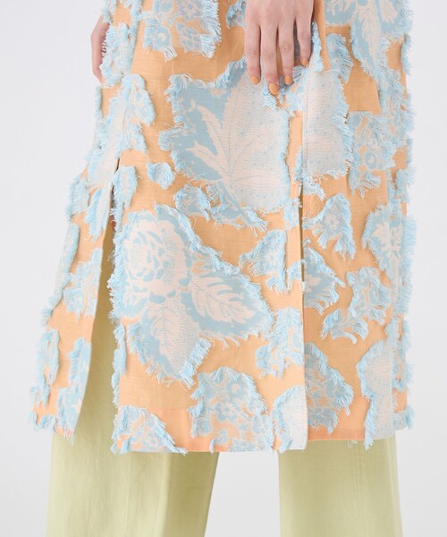 SOULEIADO（ソレイアード）の「カットジャカード バンドカラーシャツワンピース（シャツワンピース・レディース・ライトブルー・36）」の7枚目の写真