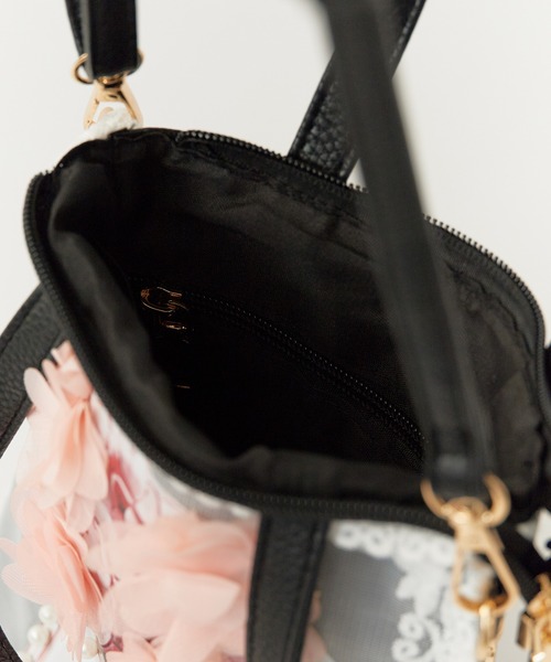 ROOPTOKYO(ループトウキョウ)の「2WAY Graphic Girly Shoulder Bag / グラフィック ガーリー スクエアショルダーバッグ 秋物 秋服 2026年秋冬(ショルダーバッグ・レディース・ホワイト系5/ホワイト系3/ホワイト系6/ホワイト系4/ホワイト系2/ホワイト系1・FREE)」の7枚目の写真