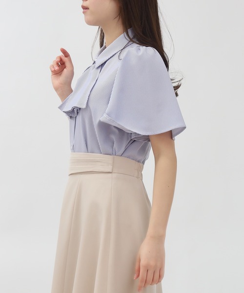 ASTORIA ODIER（アストリアオディール）の「とろみフリルボウタイ２ｗay半袖ブラウス(無地・ストライプ)（シャツ/ブラウス・レディース・ホワイト/グレイッシュブルー/ホワイト×ブルー/ピンクベージュ/その他/ブラウン/ワイン/ブラック/ブルーグリーン・SMALL/MEDIUM）」の16枚目の写真