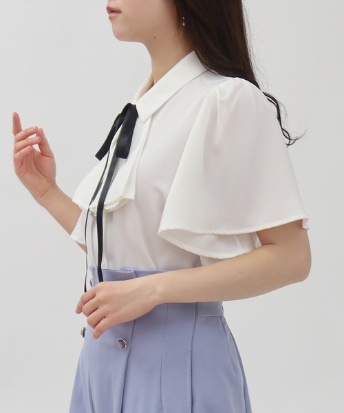 ASTORIA ODIER（アストリアオディール）の「とろみフリルボウタイ２ｗay半袖ブラウス(無地・ストライプ)（シャツ/ブラウス・レディース・ホワイト/グレイッシュブルー/ホワイト×ブルー/ピンクベージュ/その他/ブラウン/ワイン/ブラック/ブルーグリーン・SMALL/MEDIUM）」の11枚目の写真