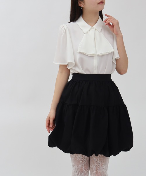 ASTORIA ODIER（アストリアオディール）の「とろみフリルボウタイ２ｗay半袖ブラウス(無地・ストライプ)（シャツ/ブラウス・レディース・ホワイト/グレイッシュブルー/ホワイト×ブルー/ピンクベージュ/その他/ブラウン/ワイン/ブラック/ブルーグリーン・SMALL/MEDIUM）」の14枚目の写真