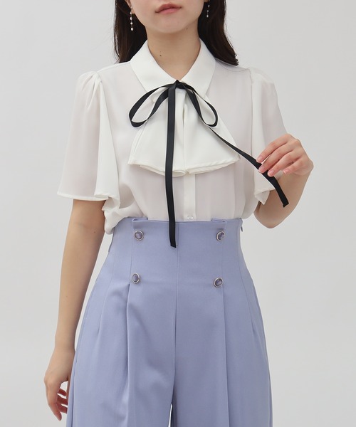 ASTORIA ODIER（アストリアオディール）の「とろみフリルボウタイ２ｗay半袖ブラウス(無地・ストライプ)（シャツ/ブラウス・レディース・ホワイト/グレイッシュブルー/ホワイト×ブルー/ピンクベージュ/その他/ブラウン/ワイン/ブラック/ブルーグリーン・SMALL/MEDIUM）」の10枚目の写真