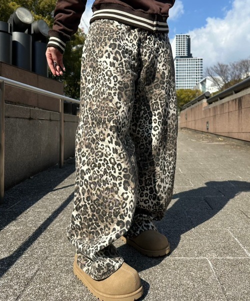 Chikashitsu +（チカシツプラス）の「【Chikashitsu +】leopard wide cotton pants (2color) / 【チカシツプラス】レオパードコットンワイドパンツデニムパンツ（デニムパンツ・メンズ・ブラウン/ベージュ・S/M/L）」の10枚目の写真