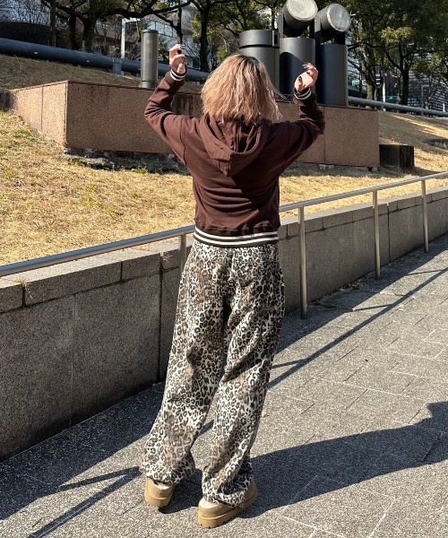 Chikashitsu +（チカシツプラス）の「【Chikashitsu +】leopard wide cotton pants (2color) / 【チカシツプラス】レオパードコットンワイドパンツデニムパンツ（デニムパンツ・メンズ・ブラウン/ベージュ・S/M/L）」の8枚目の写真
