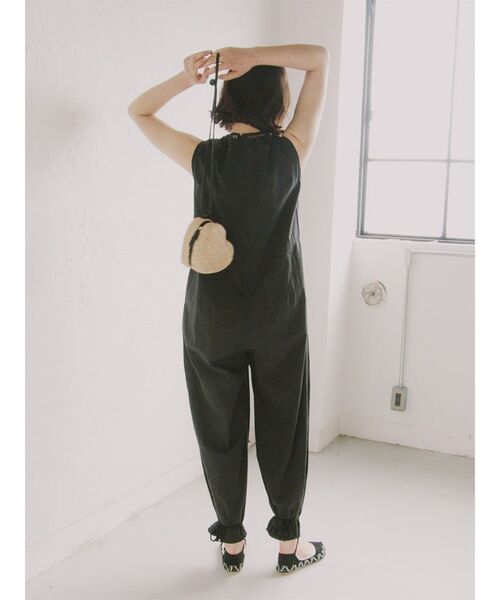 FIKA.（フィーカ）の「Cutwork embroidery overalls（つなぎ/オールインワン・レディース・ブラック/ブラウン・MEDIUM）」の7枚目の写真