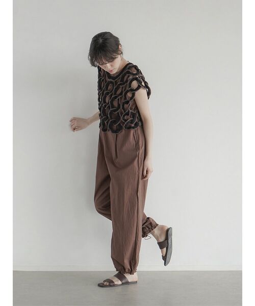 FIKA.（フィーカ）の「Cutwork embroidery overalls（つなぎ/オールインワン・レディース・ブラック/ブラウン・MEDIUM）」の18枚目の写真
