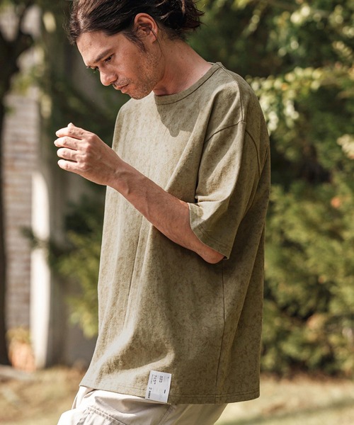 CAMBIO(カンビオ)の「mt9735- Uneven Dyed Print Cut sew プリントカットソー(Tシャツ/カットソー・メンズ・ブラック/レッド/カーキ・M/L)」の1枚目の写真