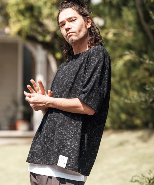CAMBIO(カンビオ)の「mt9735- Uneven Dyed Print Cut sew プリントカットソー(Tシャツ/カットソー・メンズ・ブラック/レッド/カーキ・M/L)」の5枚目の写真
