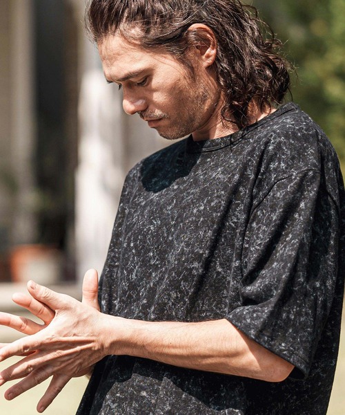 CAMBIO(カンビオ)の「mt9735- Uneven Dyed Print Cut sew プリントカットソー(Tシャツ/カットソー・メンズ・ブラック/レッド/カーキ・M/L)」の6枚目の写真