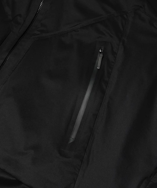 DESCENTE ALLTERRAIN（デサント　オルテライン）の「DESCENTE ALLTERRAIN/デサント オルテライン L3L OVER SHELL JACKET ジャケット（ナイロンジャケット・メンズ・ブラック・O/M/L）」の4枚目の写真