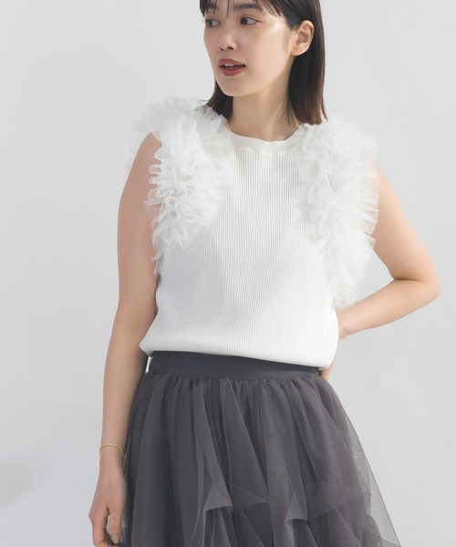 PICCIN PERLA（ピッチンペルラ）の「フリルチュールノースリーブニット（ニット/セーター・レディース・ブラック/オフホワイト・M）」の3枚目の写真