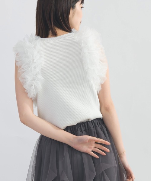 PICCIN PERLA（ピッチンペルラ）の「フリルチュールノースリーブニット（ニット/セーター・レディース・ブラック/オフホワイト・M）」の5枚目の写真