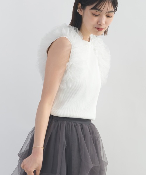 PICCIN PERLA（ピッチンペルラ）の「フリルチュールノースリーブニット（ニット/セーター・レディース・ブラック/オフホワイト・M）」の6枚目の写真