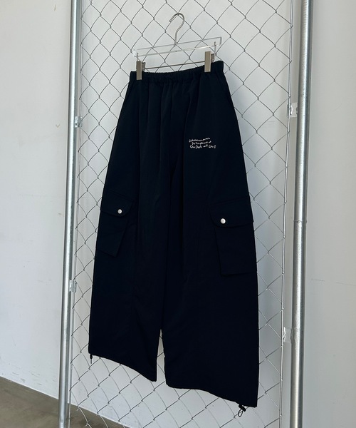 UNDERSTATEMENTs(アンダーステイトメント)の「【ユニセックス】ロゴ刺繍切替ナイロンカーゴパンツ(カーゴパンツ・メンズ・ブラック/ネイビー・SMALL/MEDIUM/LARGE)」の22枚目の写真