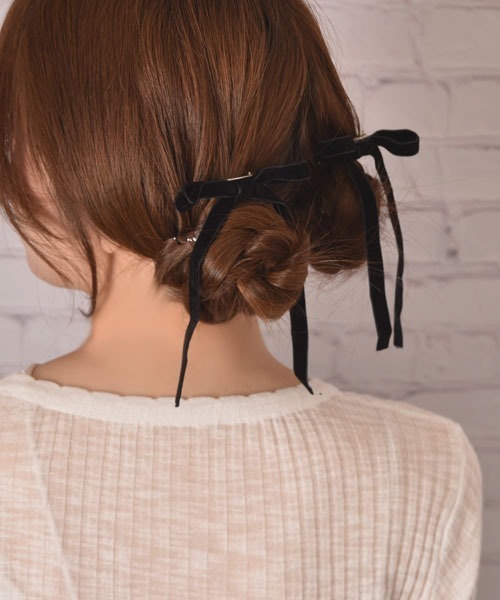 Mayree(メイリー)の「【float】ベロア ロングリボン ヘアクリップ【2個セット】(バレッタ/ヘアクリップ・レディース・ブラック/ワインレッド・FREE)」の12枚目の写真