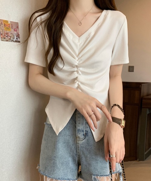2ly2（トゥーリートゥー）の「くしゅっとギャザーで細見え◎フロント絞りTシャツ（Tシャツ/カットソー・レディース・ホワイト/ベージュ/ブラック・FREE）」の5枚目の写真