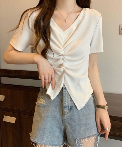 2ly2（トゥーリートゥー）の「くしゅっとギャザーで細見え◎フロント絞りTシャツ（Tシャツ/カットソー・レディース・ホワイト/ベージュ/ブラック・FREE）」の7枚目の写真