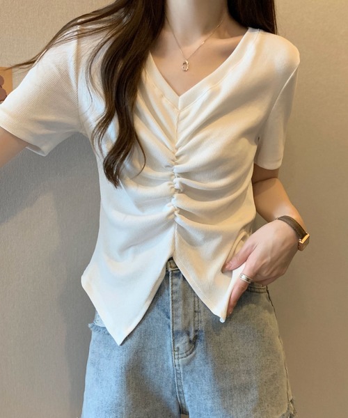 2ly2（トゥーリートゥー）の「くしゅっとギャザーで細見え◎フロント絞りTシャツ（Tシャツ/カットソー・レディース・ホワイト/ベージュ/ブラック・FREE）」の8枚目の写真