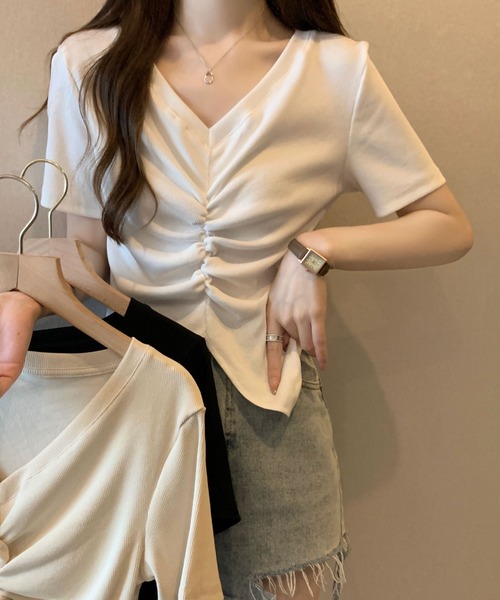 2ly2（トゥーリートゥー）の「くしゅっとギャザーで細見え◎フロント絞りTシャツ（Tシャツ/カットソー・レディース・ホワイト/ベージュ/ブラック・FREE）」の10枚目の写真