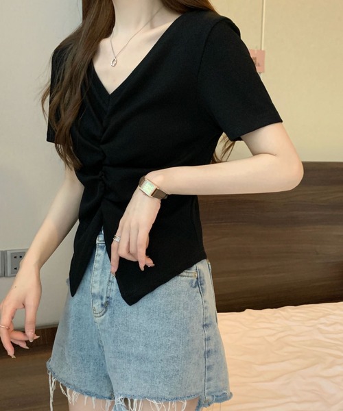 2ly2（トゥーリートゥー）の「くしゅっとギャザーで細見え◎フロント絞りTシャツ（Tシャツ/カットソー・レディース・ホワイト/ベージュ/ブラック・FREE）」の11枚目の写真