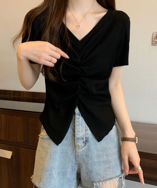 2ly2（トゥーリートゥー）の「くしゅっとギャザーで細見え◎フロント絞りTシャツ（Tシャツ/カットソー・レディース・ホワイト/ベージュ/ブラック・FREE）」の13枚目の写真