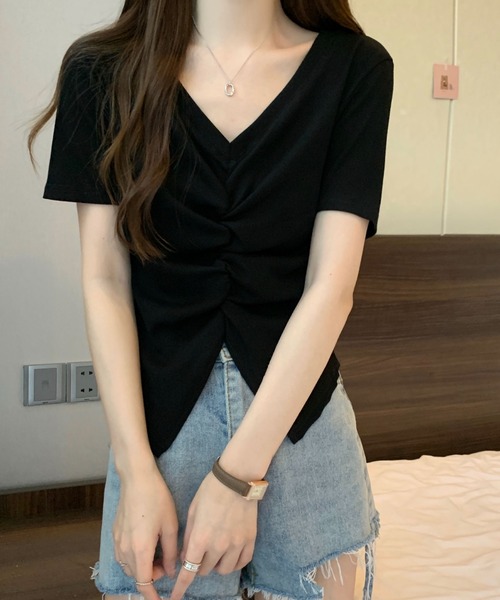 2ly2（トゥーリートゥー）の「くしゅっとギャザーで細見え◎フロント絞りTシャツ（Tシャツ/カットソー・レディース・ホワイト/ベージュ/ブラック・FREE）」の16枚目の写真