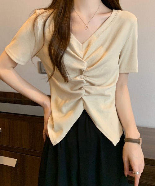 2ly2（トゥーリートゥー）の「くしゅっとギャザーで細見え◎フロント絞りTシャツ（Tシャツ/カットソー・レディース・ホワイト/ベージュ/ブラック・FREE）」の21枚目の写真