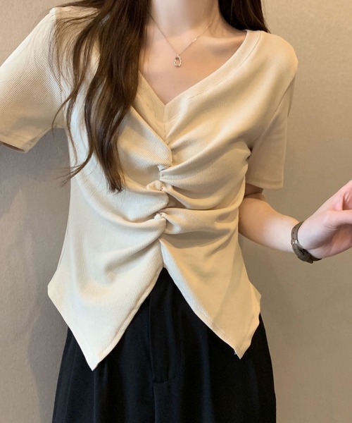 2ly2（トゥーリートゥー）の「くしゅっとギャザーで細見え◎フロント絞りTシャツ（Tシャツ/カットソー・レディース・ホワイト/ベージュ/ブラック・FREE）」の22枚目の写真