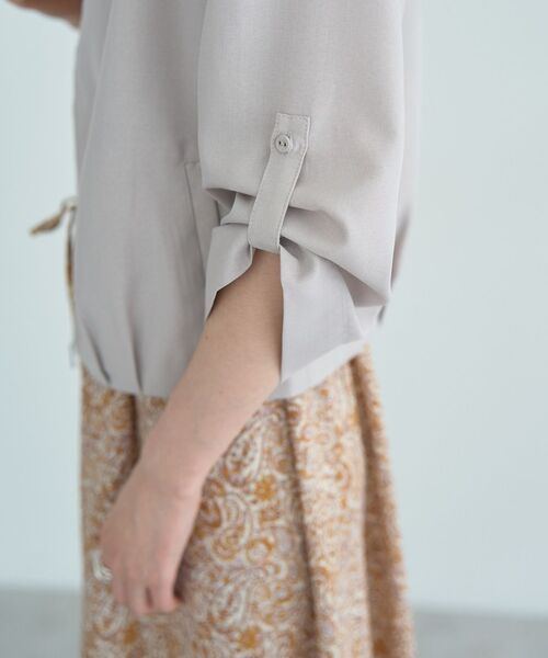 YECCA VECCA（イェッカヴェッカ）の「ノーカラータックブルゾン（ブルゾン・レディース・ネイビー/グレイッシュベージュ・FREE）」の15枚目の写真