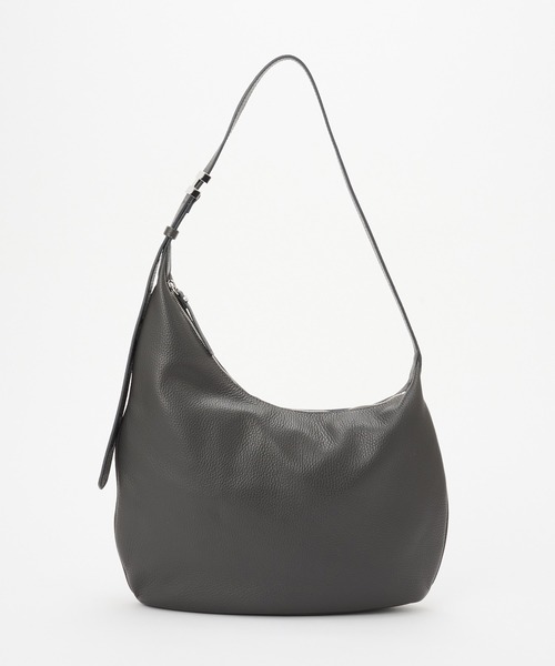 IACUCCI（イアクッチ）の「ピスタッロ L CERVO（ショルダーバッグ