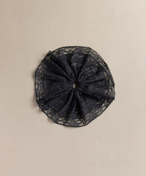 Phoebe（フィービィー）の「ビッグフリルシュシュ　ブラック（シュシュ・レディース・ブラック・FREE）」の10枚目の写真