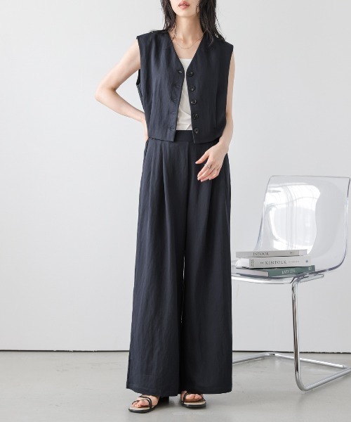AMELY(エミリー)の「ショート丈ベスト+ワイドタックパンツ(セットアップ・レディース・ベージュ系その他/ネイビー/ベージュ・M/L)」の20枚目の写真