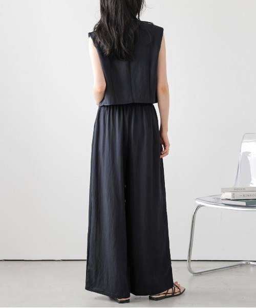 AMELY(エミリー)の「ショート丈ベスト+ワイドタックパンツ(セットアップ・レディース・ベージュ系その他/ネイビー/ベージュ・M/L)」の18枚目の写真