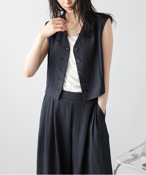AMELY(エミリー)の「ショート丈ベスト+ワイドタックパンツ(セットアップ・レディース・ベージュ系その他/ネイビー/ベージュ・M/L)」の16枚目の写真