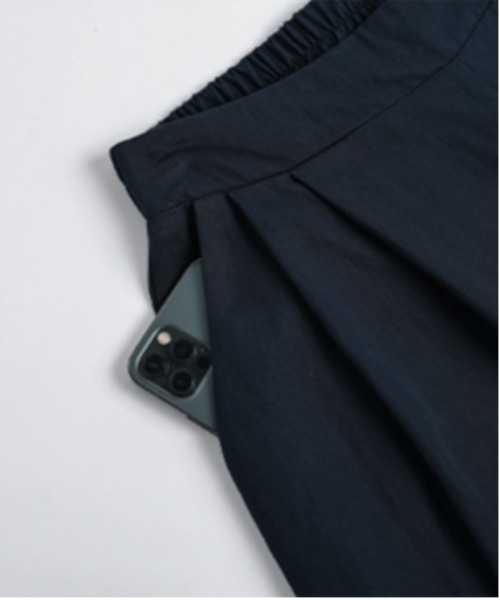 AMELY(エミリー)の「ショート丈ベスト+ワイドタックパンツ(セットアップ・レディース・ベージュ系その他/ネイビー/ベージュ・M/L)」の9枚目の写真