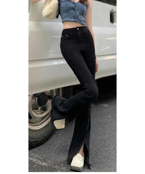 Uenui(ウニュイ)の「【 cunii 】 カットオフスリット フレアデニムパンツ(デニムパンツ・レディース・ブルー/ブラック・FREE)」の1枚目の写真