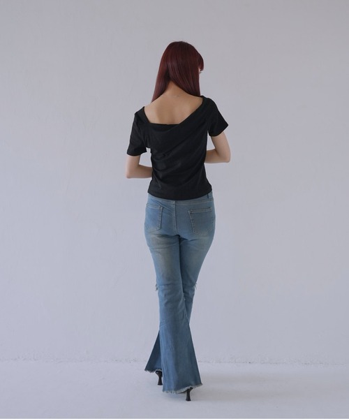Uenui(ウニュイ)の「【 cunii 】 カットオフスリット フレアデニムパンツ(デニムパンツ・レディース・ブルー/ブラック・FREE)」の20枚目の写真