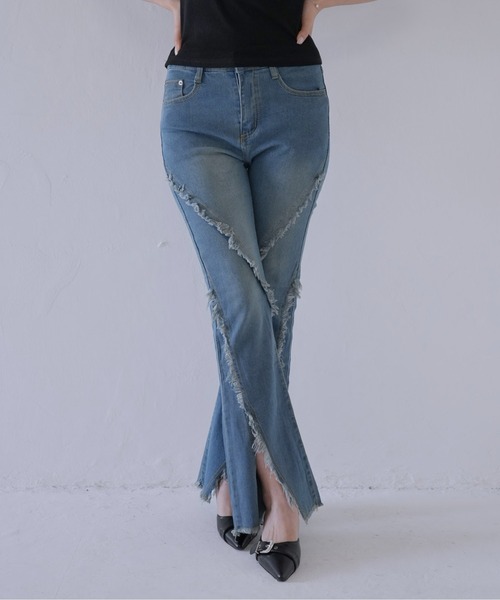 Uenui(ウニュイ)の「【 cunii 】 カットオフスリット フレアデニムパンツ(デニムパンツ・レディース・ブルー/ブラック・FREE)」の13枚目の写真