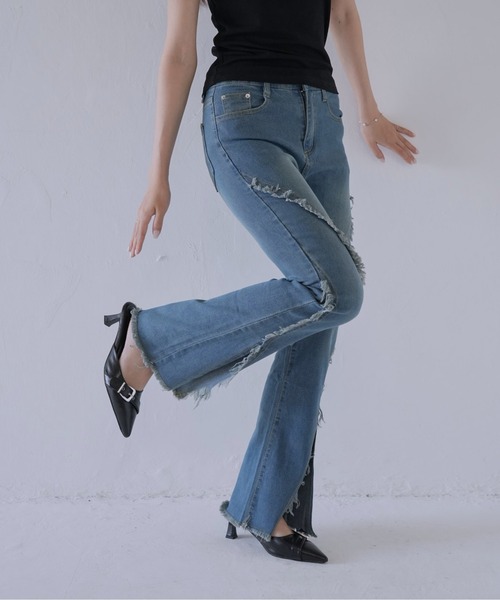 Uenui(ウニュイ)の「【 cunii 】 カットオフスリット フレアデニムパンツ(デニムパンツ・レディース・ブルー/ブラック・FREE)」の8枚目の写真