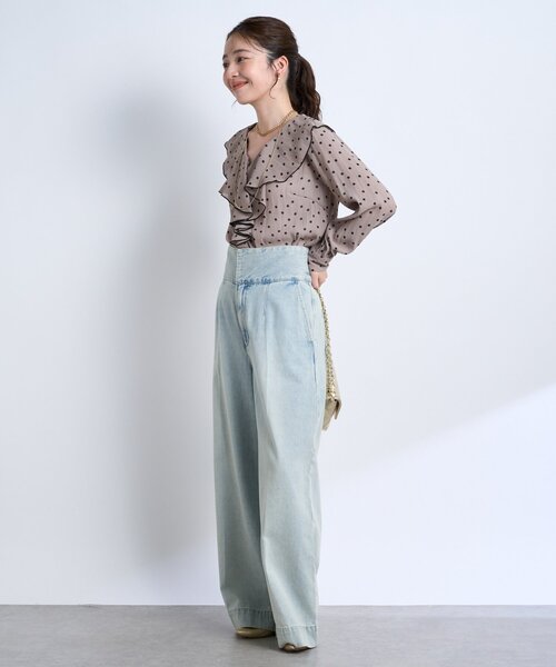 La boutique BonBon(ラブティックボンボン)の「【全骨格美人見え】ドットラッフルブラウス(シャツ/ブラウス・レディース・グレイッシュベージュ/グレー系その他・FREE)」の13枚目の写真