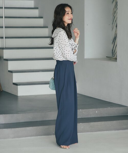 La boutique BonBon(ラブティックボンボン)の「【全骨格美人見え】ドットラッフルブラウス(シャツ/ブラウス・レディース・グレイッシュベージュ/グレー系その他・FREE)」の21枚目の写真
