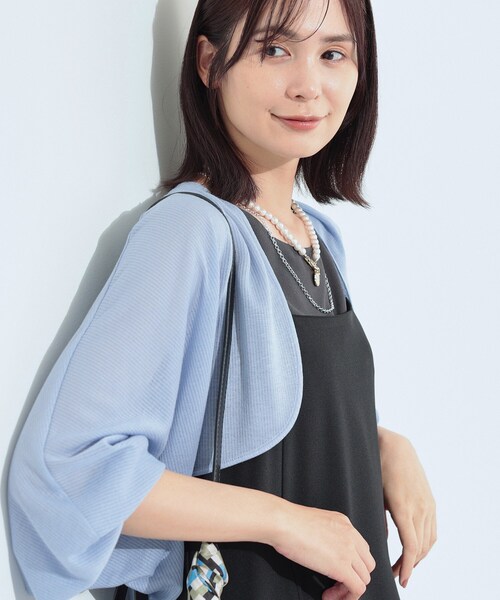 INDIVI(インディヴィ)の「【軽く羽織れる】ボレロカーディガン(カーディガン/ボレロ・レディース・ライトブルー/ブラウン系/ブラック/イエロー系その他/ホワイト・05/38/13/15 )」の5枚目の写真