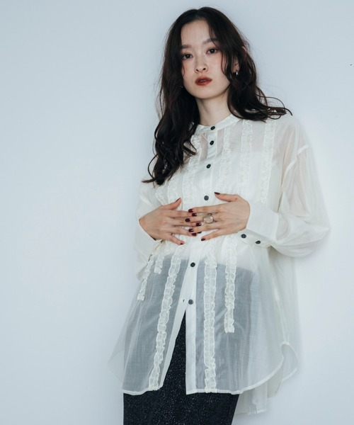 Shelly island（シェリーアイランド）の「フリルシアースタンドカラーシャツ（シャツ/ブラウス・レディース・ホワイト/ブラウン/ライトブルー・FREE）」の4枚目の写真