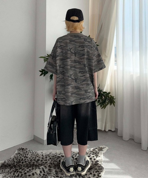 sedacle(セダクル)の「箔スタープリントTEE(Tシャツ/カットソー・レディース・レッド/オフホワイト/ネイビー/カーキ・SMALL/MEDIUM/LARGE)」の13枚目の写真