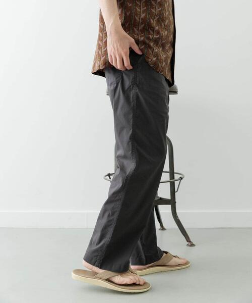 ITEMS URBANRESEARCH(アイテムズ アーバンリサーチ)の「接触冷感タイプライターイージーパンツ(その他パンツ・メンズ・ベージュ/グレー/ブラック・LARGE/MEDIUM)」の19枚目の写真